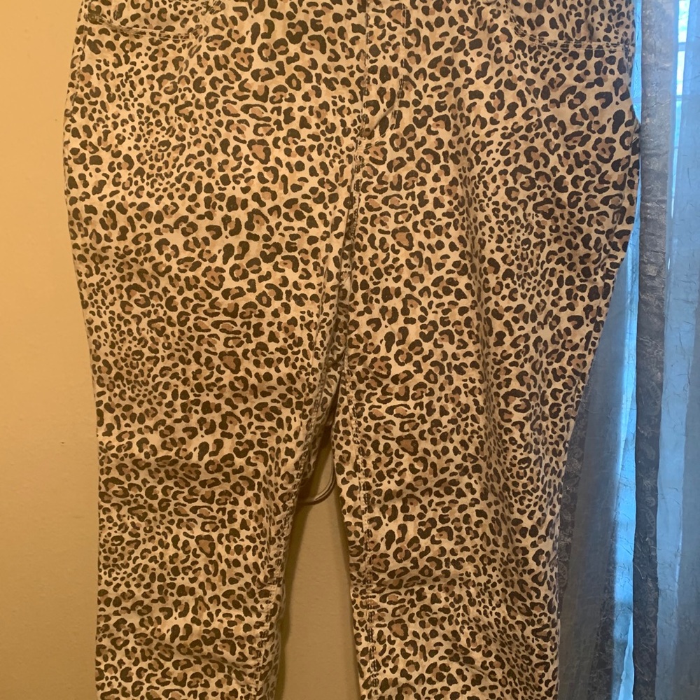 Leopard Capri jeans